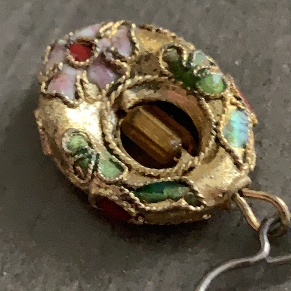 Amazing detail custom vintage earrings - Picture 5 of 6